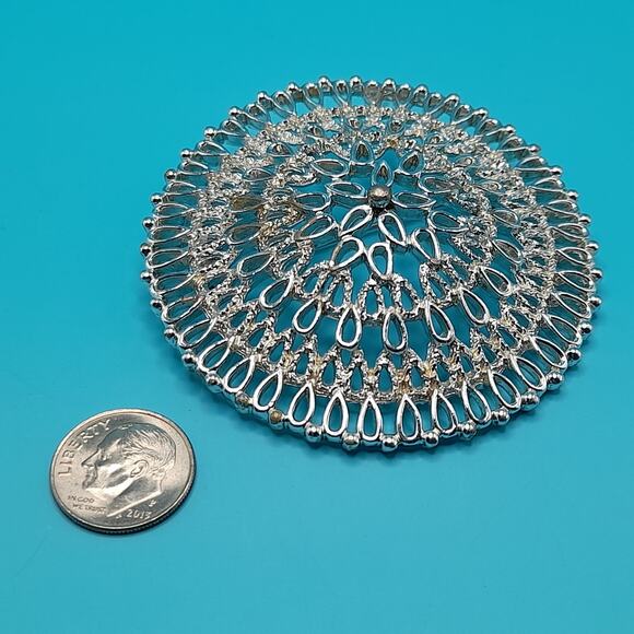 Vintage 1960s Sarah Coventry "Venetian" Round Silver Tone Filigree Brooch 2.5" - Picture 7 of 10